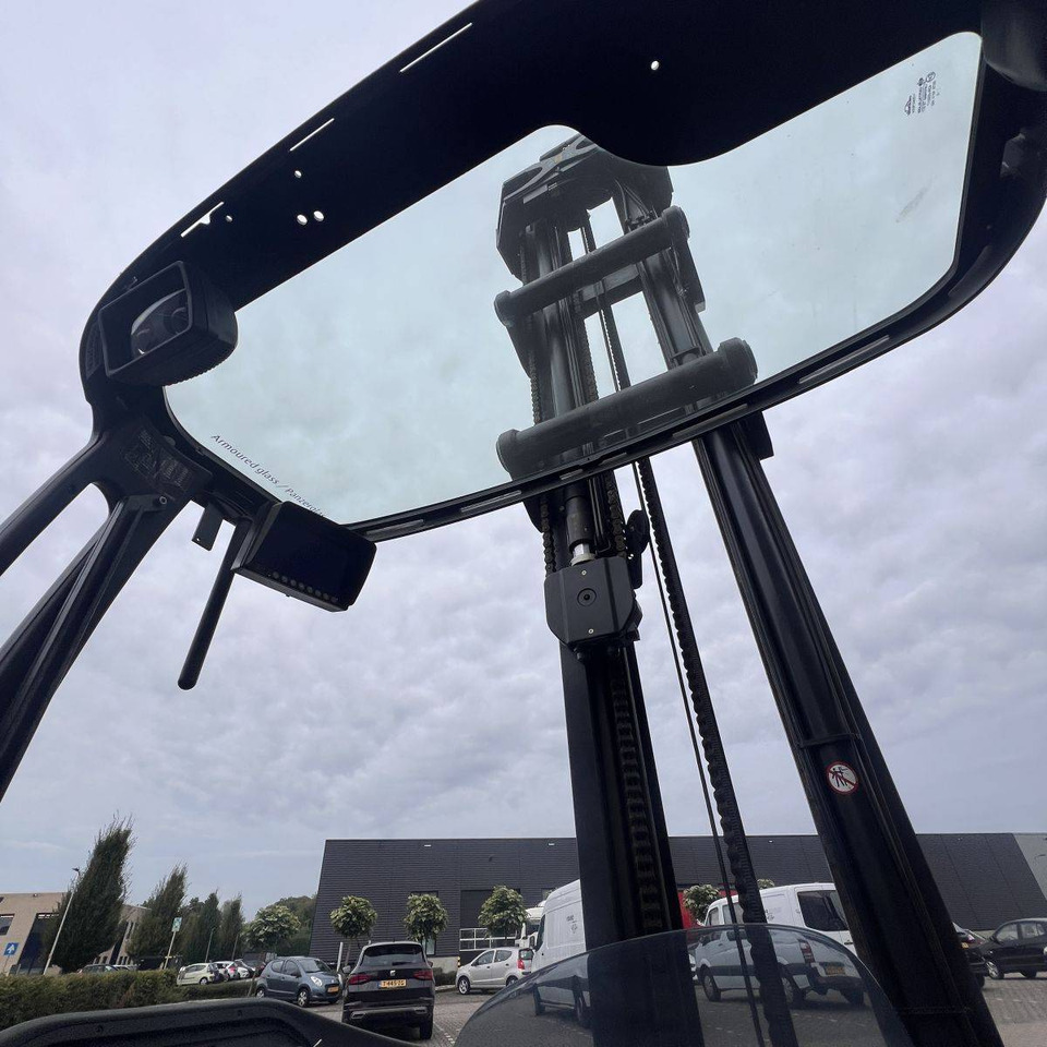 Stivuitor cu catarg retractabil Linde R14HD (1120): Foto 10 Stivuitor cu catarg retractabil Linde R14HD (1120): Foto 10