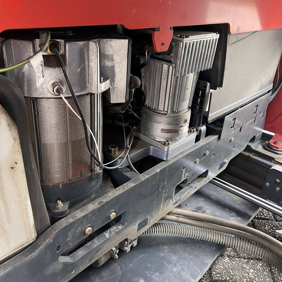 Stivuitor cu catarg retractabil Linde R14HD (1120): Foto 14 Stivuitor cu catarg retractabil Linde R14HD (1120): Foto 14