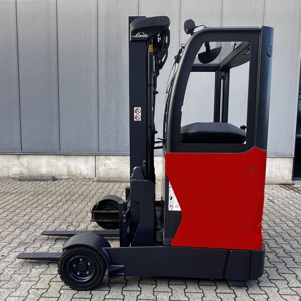 Linde R16G (1120) - Stivuitor cu catarg retractabil: Foto 3 Linde R16G (1120) - Stivuitor cu catarg retractabil: Foto 3