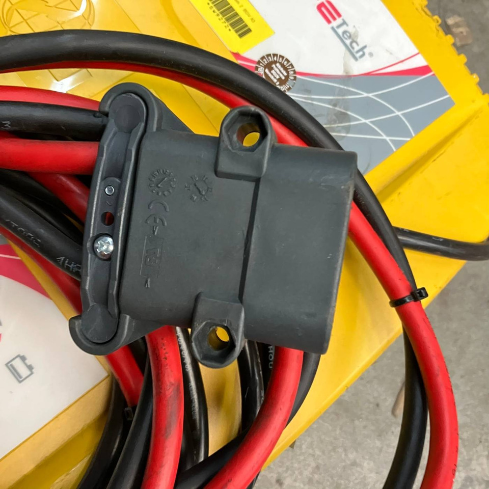 Hawker 24V/60A Lifetech - Piesă de schimb pentru Stivuitor: Foto 3 Hawker 24V/60A Lifetech - Piesă de schimb pentru Stivuitor: Foto 3