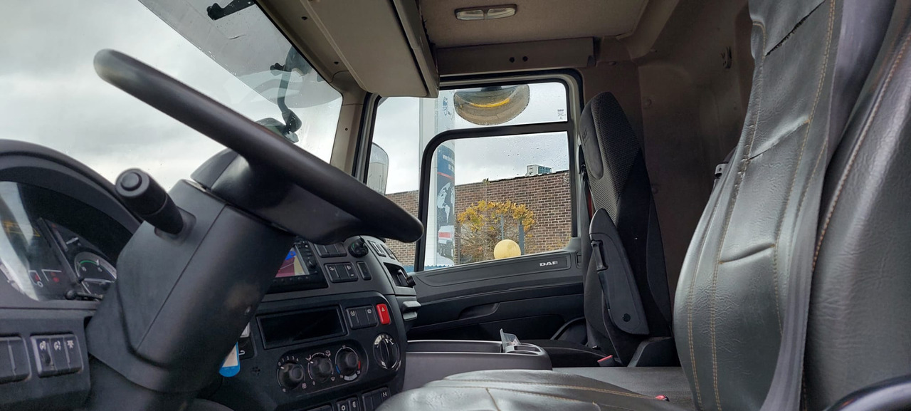 DAF CF400 - Camion cisternă: Foto 4 DAF CF400 - Camion cisternă: Foto 4