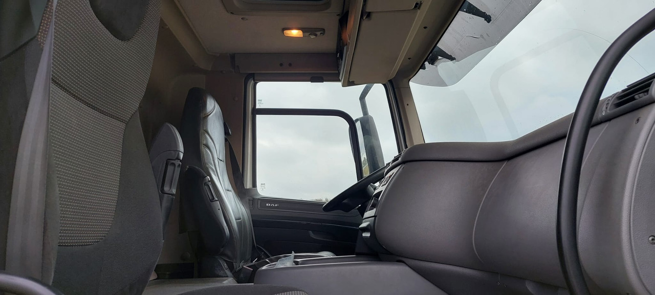 DAF CF400 - Camion cisternă: Foto 3 DAF CF400 - Camion cisternă: Foto 3