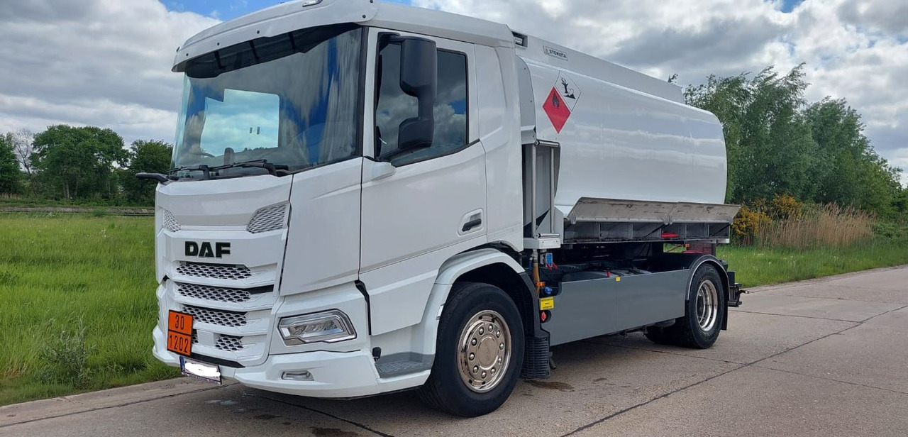 DAF XD300FA - Camion cisternă: Foto 1 DAF XD300FA - Camion cisternă: Foto 1