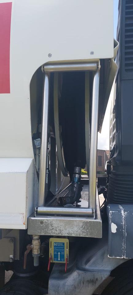 MAN - Camion cisternă: Foto 2 MAN - Camion cisternă: Foto 2