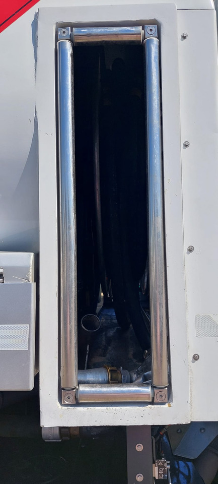 MERCEDES Antos - Camion cisternă: Foto 3 MERCEDES Antos - Camion cisternă: Foto 3