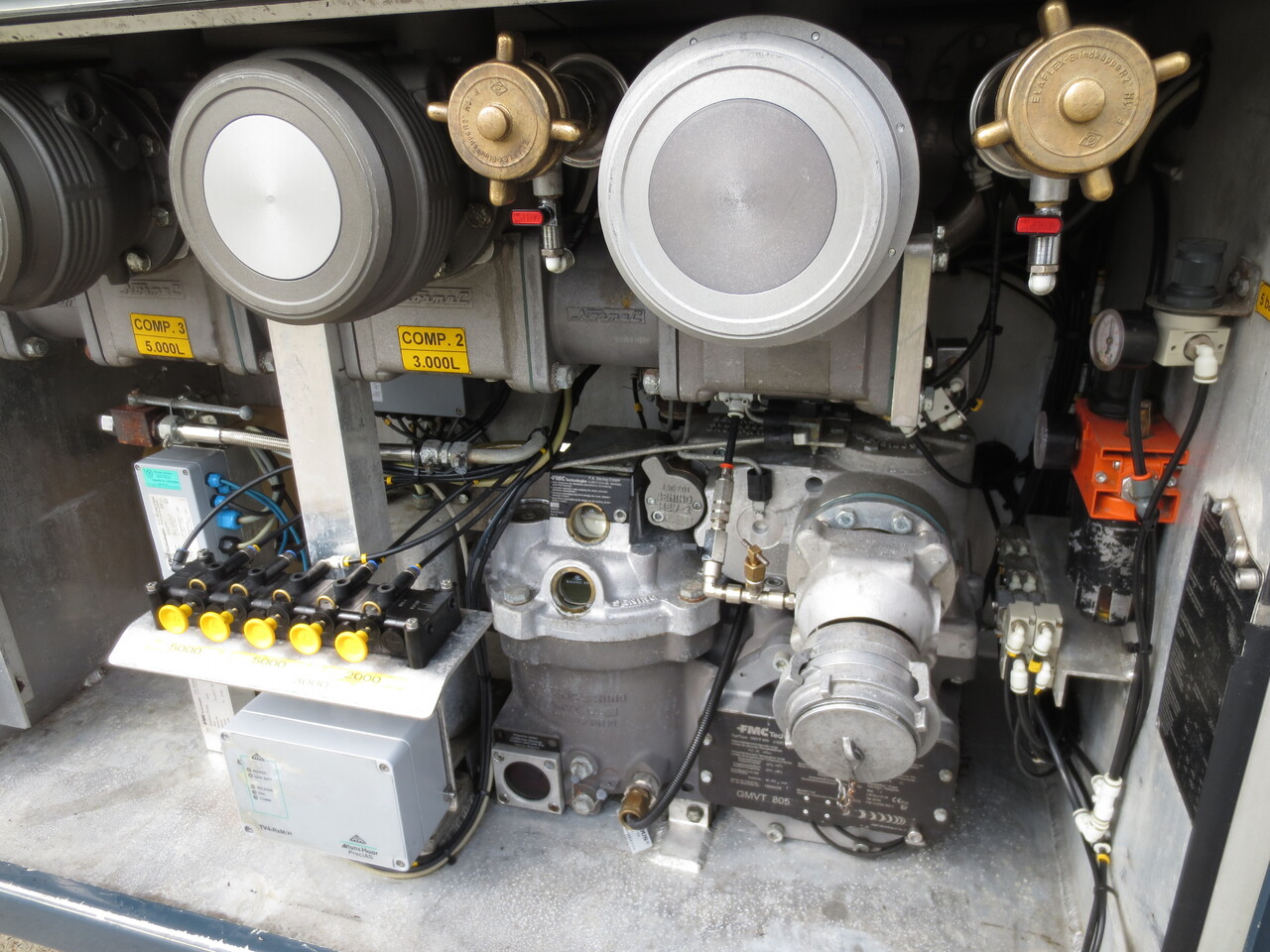 Renault Lander - Camion cisternă: Foto 5 Renault Lander - Camion cisternă: Foto 5