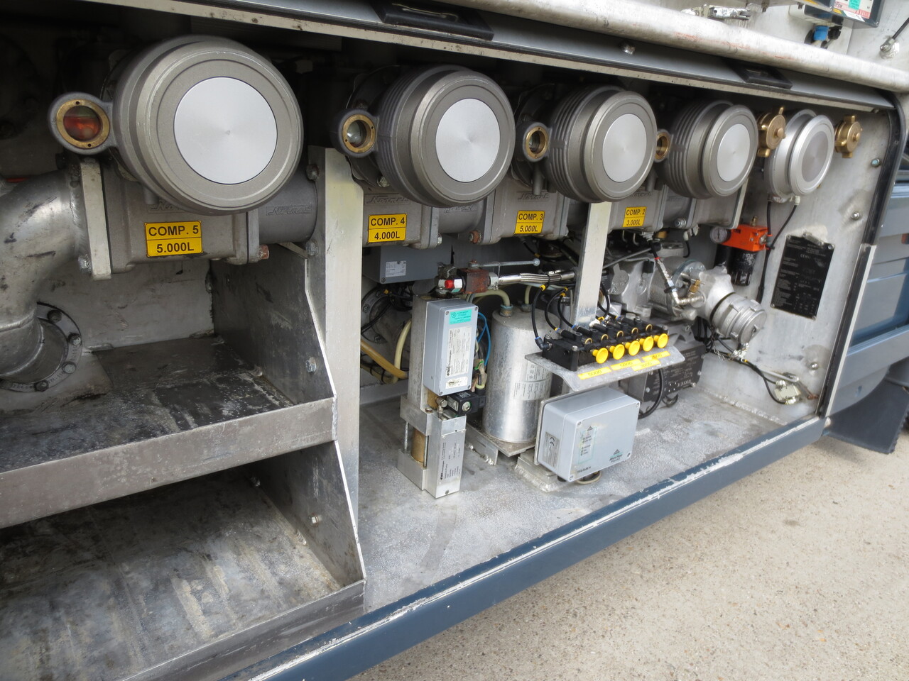 Renault Lander - Camion cisternă: Foto 4 Renault Lander - Camion cisternă: Foto 4