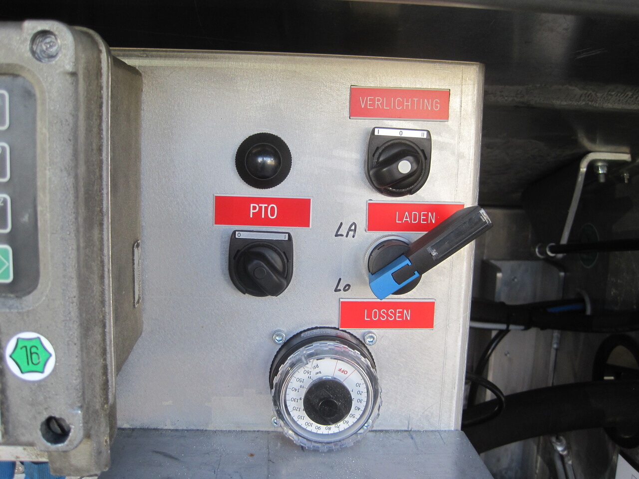 SCANIA G370 - Camion cisternă: Foto 4 SCANIA G370 - Camion cisternă: Foto 4