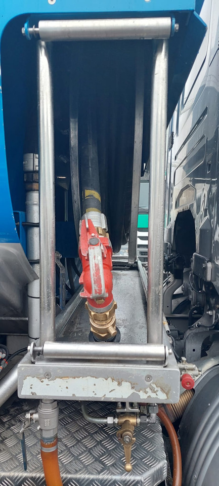 SCANIA G400 - Camion cisternă: Foto 2 SCANIA G400 - Camion cisternă: Foto 2