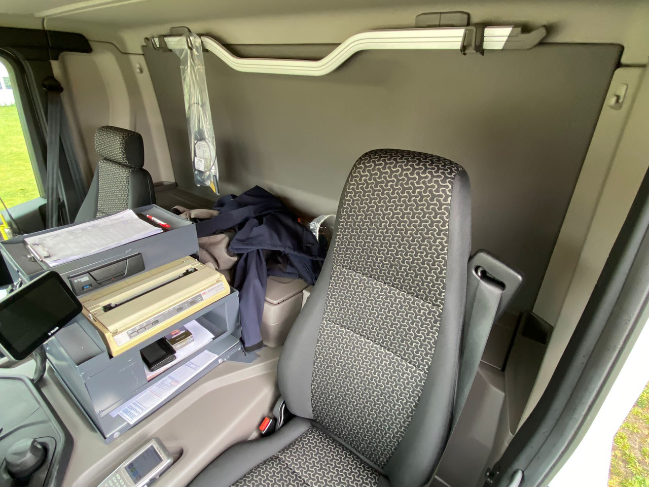 SCANIA P370 - Camion cisternă: Foto 4 SCANIA P370 - Camion cisternă: Foto 4