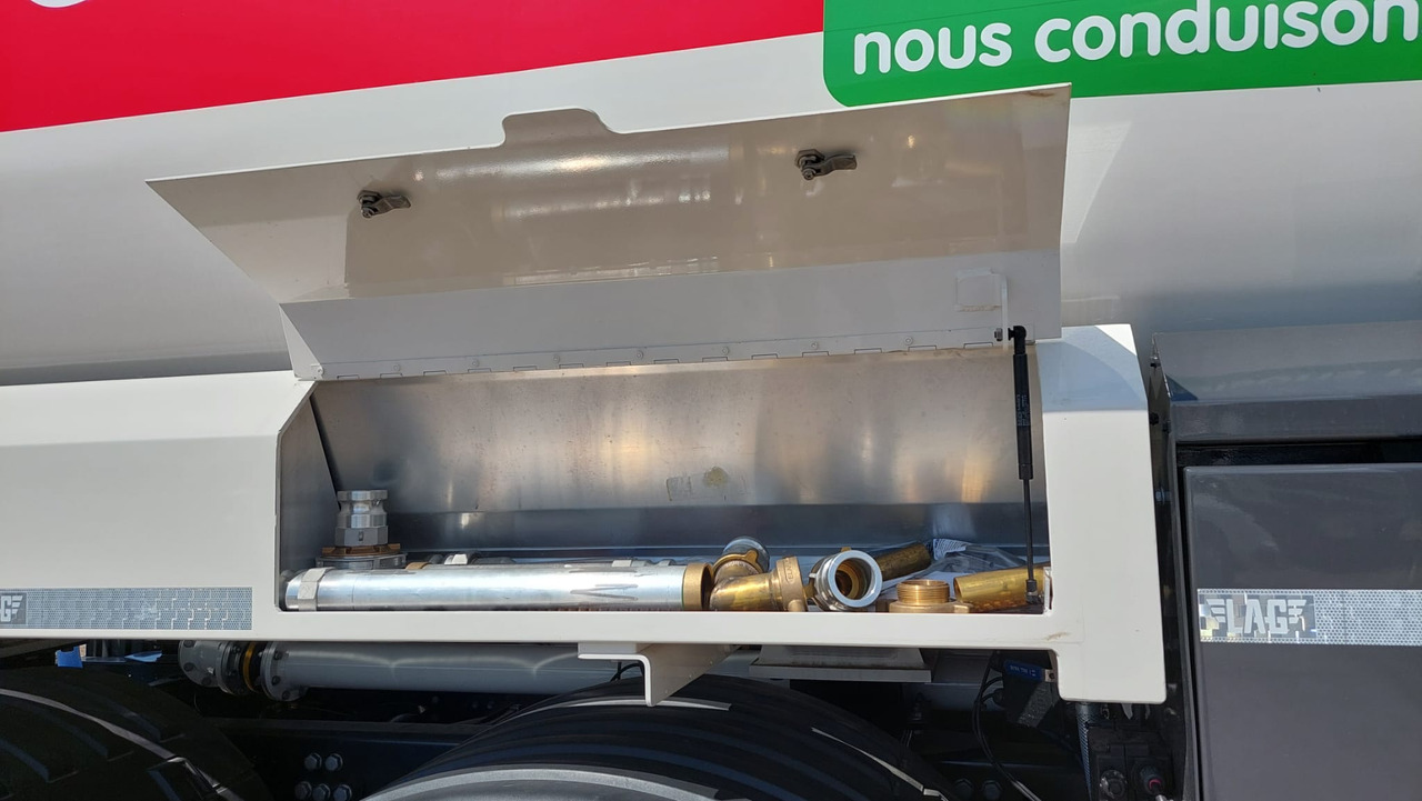 SCANIA P370 - Camion cisternă: Foto 4 SCANIA P370 - Camion cisternă: Foto 4