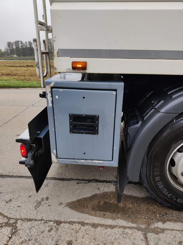 SCANIA P400 - Camion cisternă: Foto 4 SCANIA P400 - Camion cisternă: Foto 4