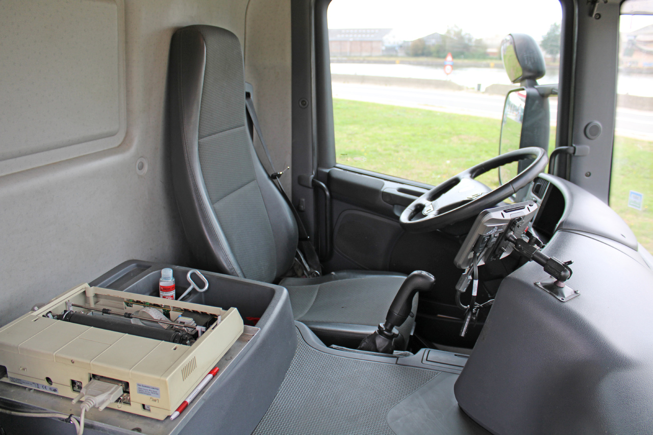 Scania P360 - Camion cisternă: Foto 5 Scania P360 - Camion cisternă: Foto 5