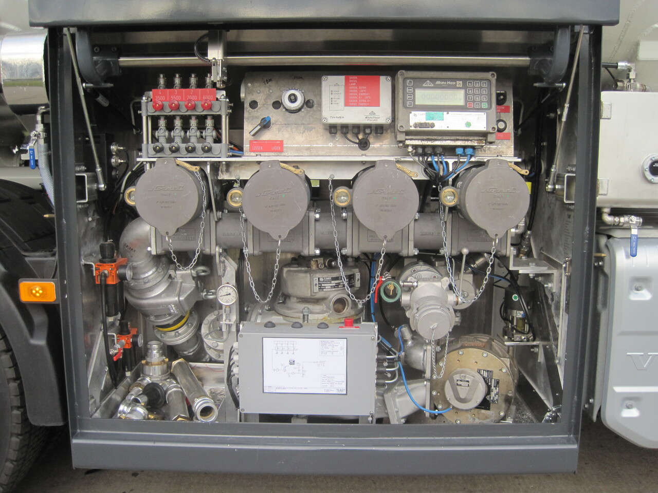 Camion cisternă VOLVO FM: Foto 10 Camion cisternă VOLVO FM: Foto 10