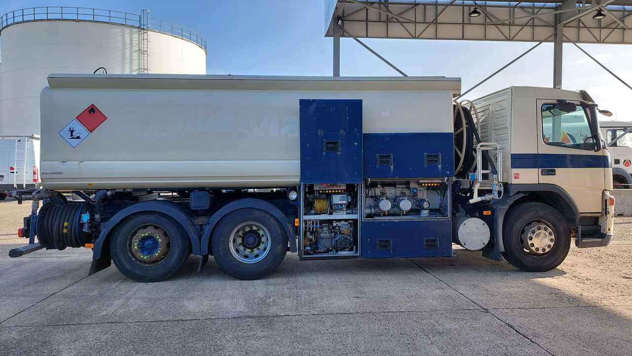 Camion cisternă VOLVO FM: Foto 9 Camion cisternă VOLVO FM: Foto 9