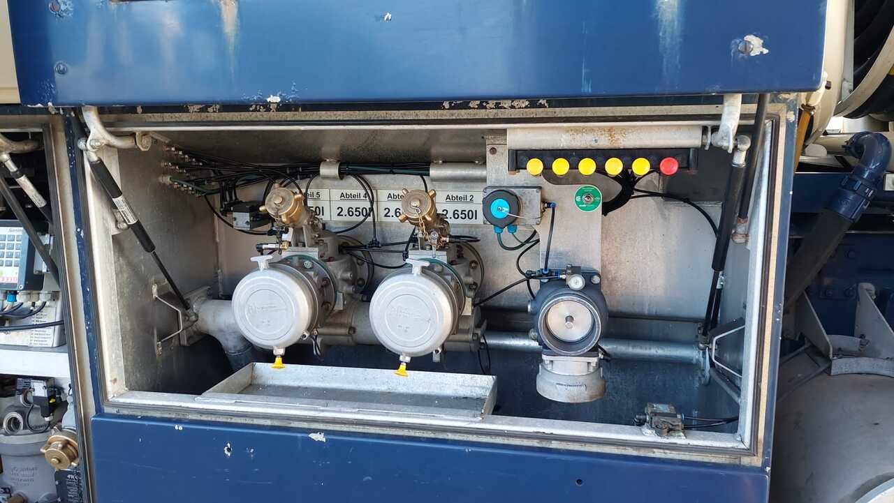 Camion cisternă VOLVO FM: Foto 14 Camion cisternă VOLVO FM: Foto 14