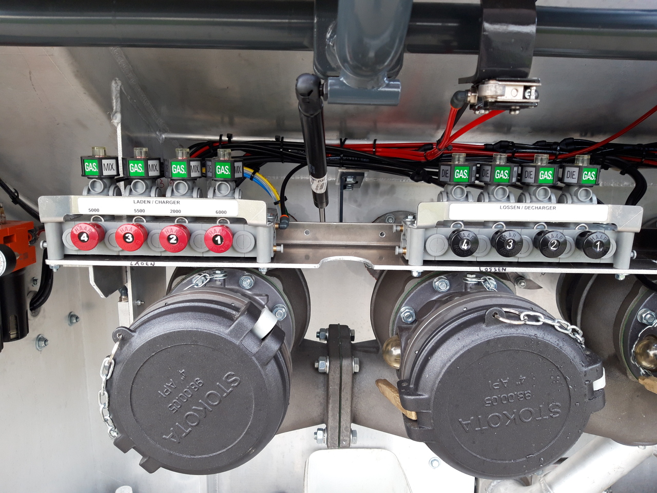 VOLVO FM - Camion cisternă: Foto 3 VOLVO FM - Camion cisternă: Foto 3