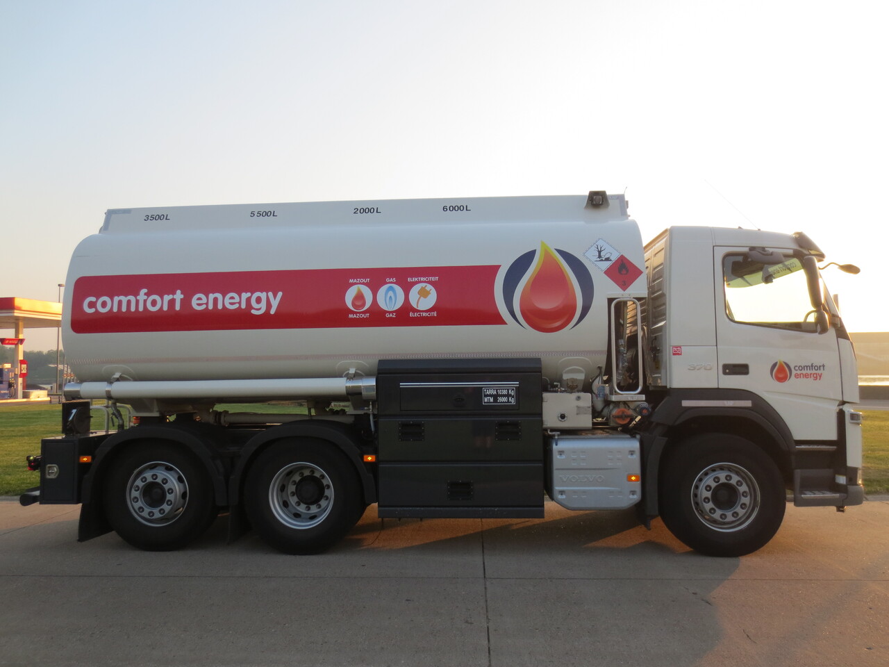 Camion cisternă VOLVO FM: Foto 15 Camion cisternă VOLVO FM: Foto 15