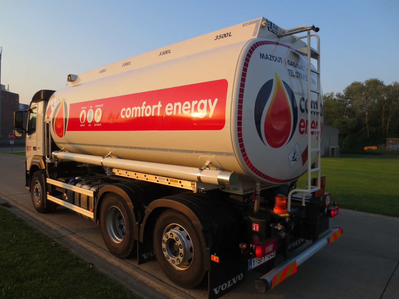 Camion cisternă VOLVO FM: Foto 18 Camion cisternă VOLVO FM: Foto 18