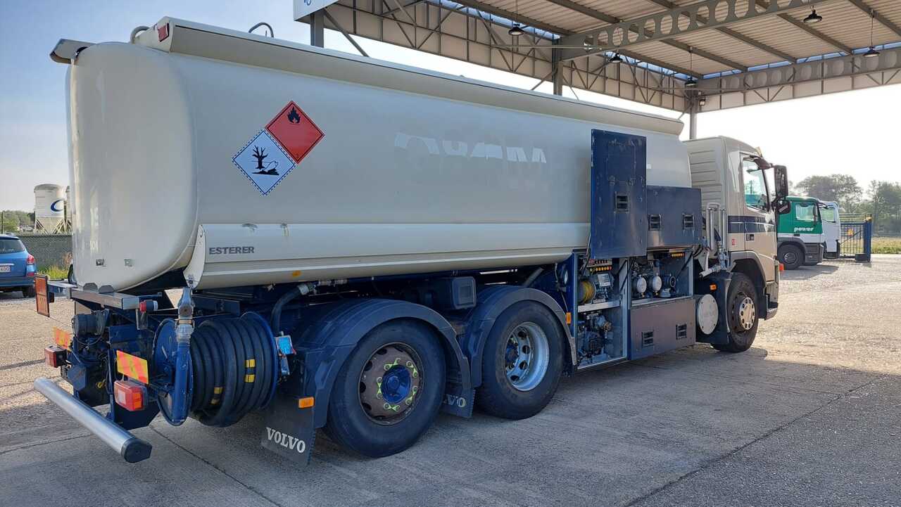 Camion cisternă VOLVO FM: Foto 10 Camion cisternă VOLVO FM: Foto 10