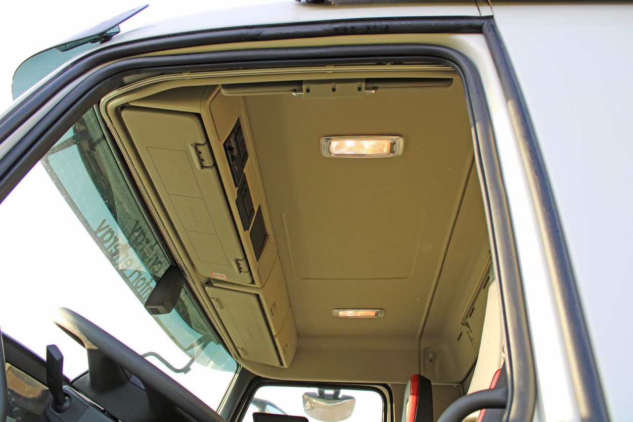 VOLVO FM - Camion cisternă: Foto 4 VOLVO FM - Camion cisternă: Foto 4