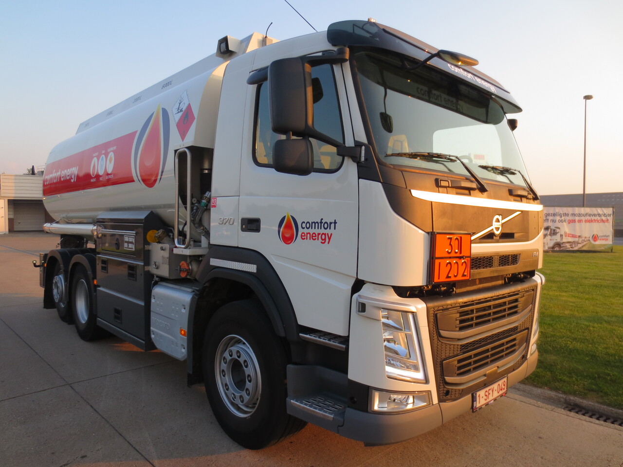 Camion cisternă VOLVO FM: Foto 14 Camion cisternă VOLVO FM: Foto 14