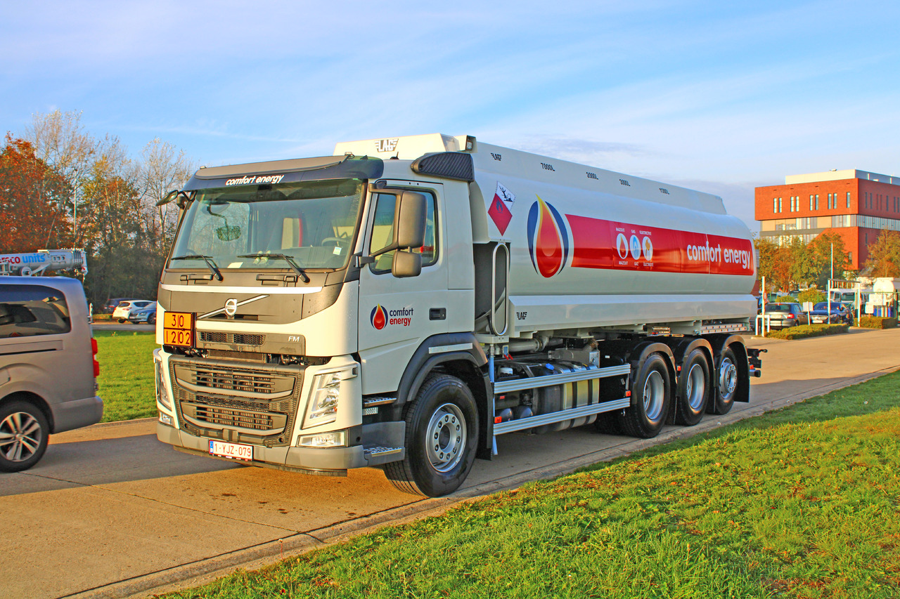 VOLVO FM - Camion cisternă: Foto 1 VOLVO FM - Camion cisternă: Foto 1