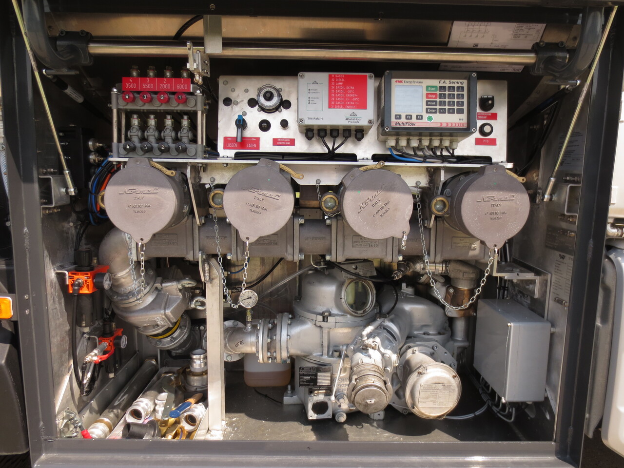 Camion cisternă VOLVO FM: Foto 20 Camion cisternă VOLVO FM: Foto 20