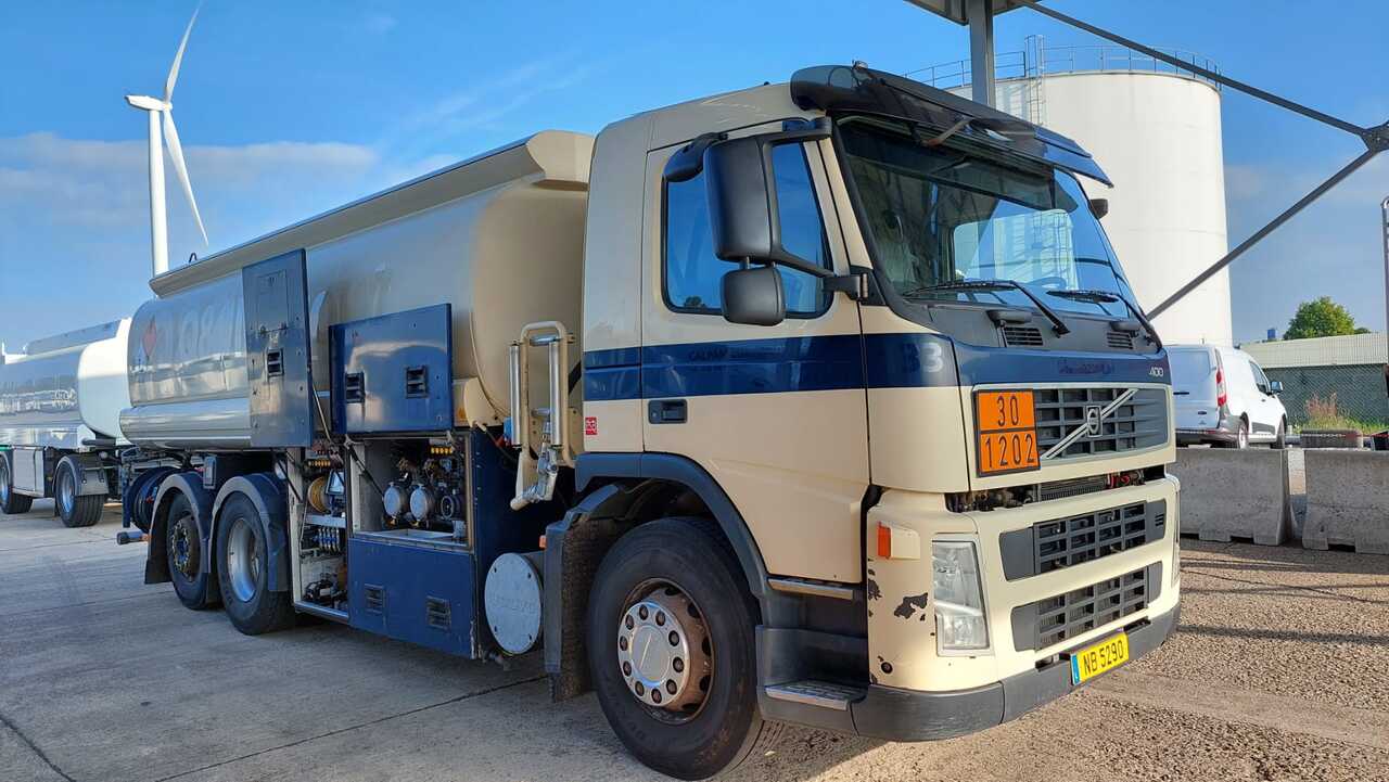 Camion cisternă VOLVO FM: Foto 8 Camion cisternă VOLVO FM: Foto 8