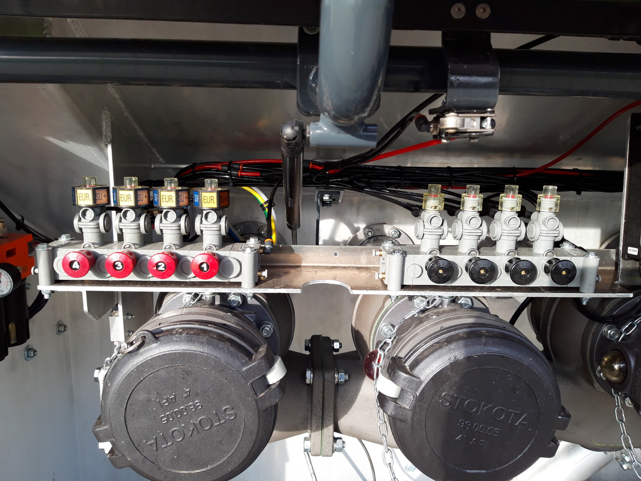 VOLVO FM - Camion cisternă: Foto 3 VOLVO FM - Camion cisternă: Foto 3