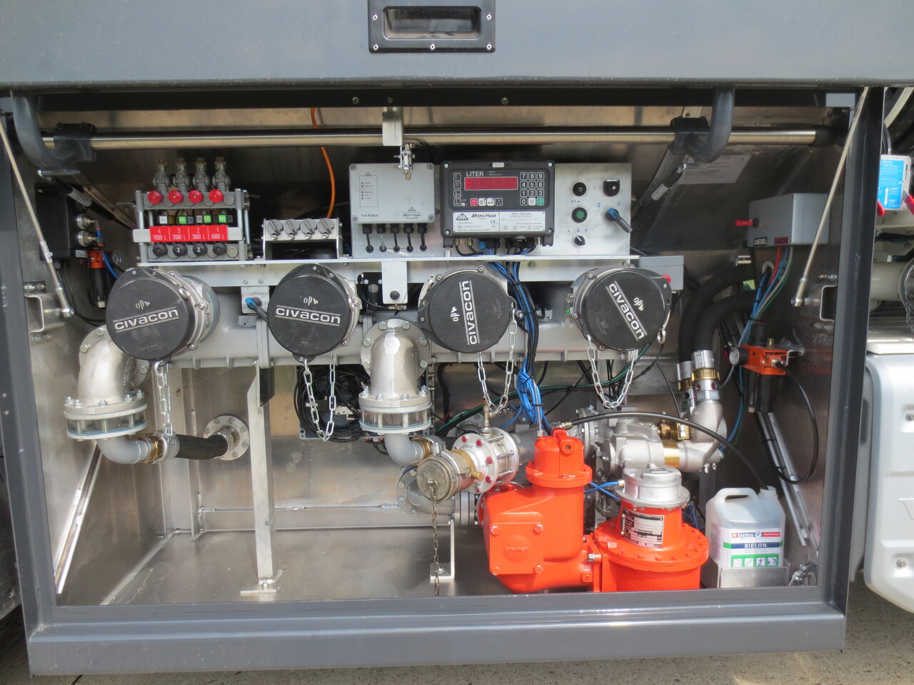 Volvo FM - Camion cisternă: Foto 4 Volvo FM - Camion cisternă: Foto 4