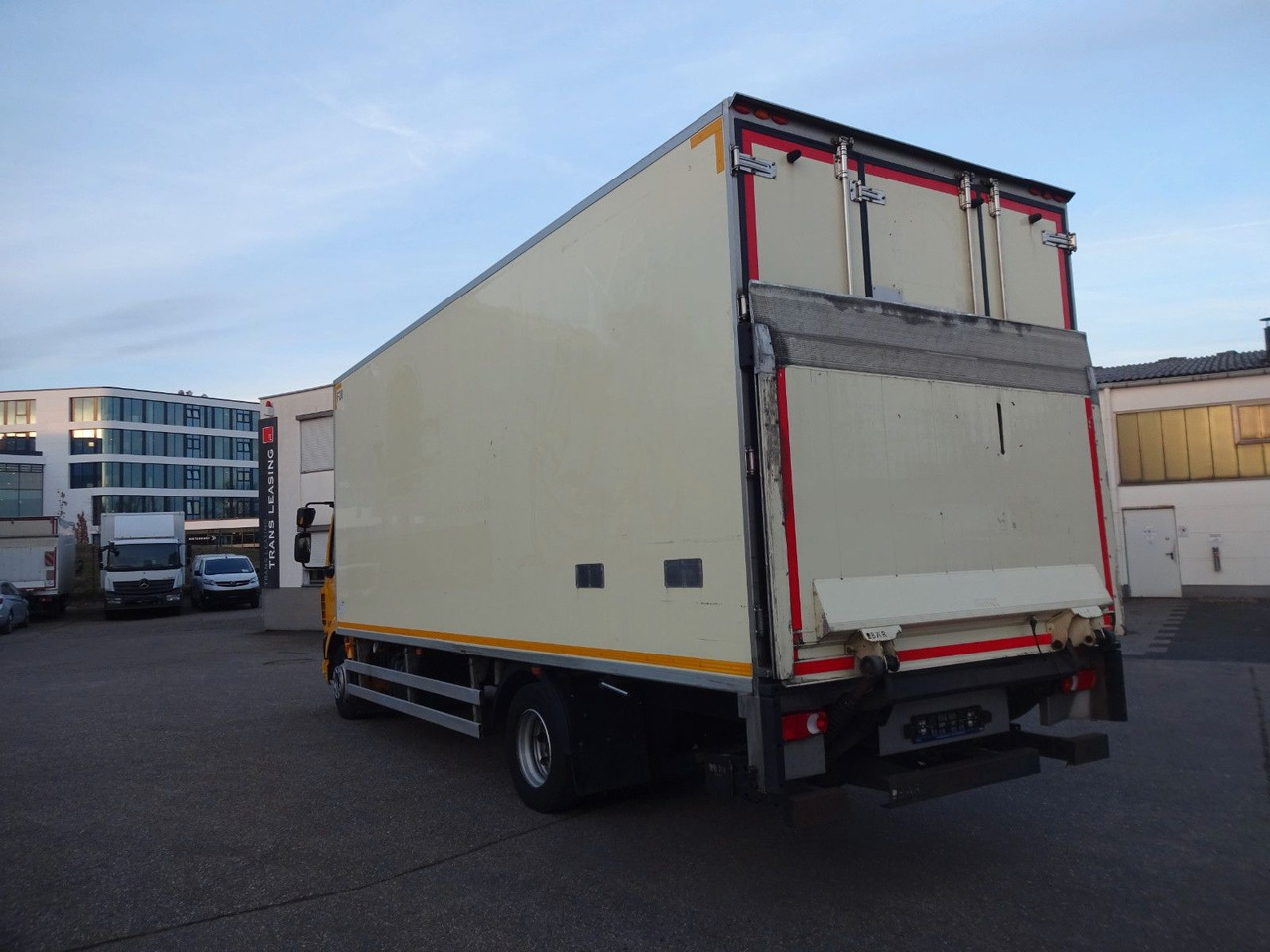 DAF LF 230, 12 T, LBW, Türen, Klima, Automat, Kamera - Camion frigider: Foto 5 DAF LF 230, 12 T, LBW, Türen, Klima, Automat, Kamera - Camion frigider: Foto 5