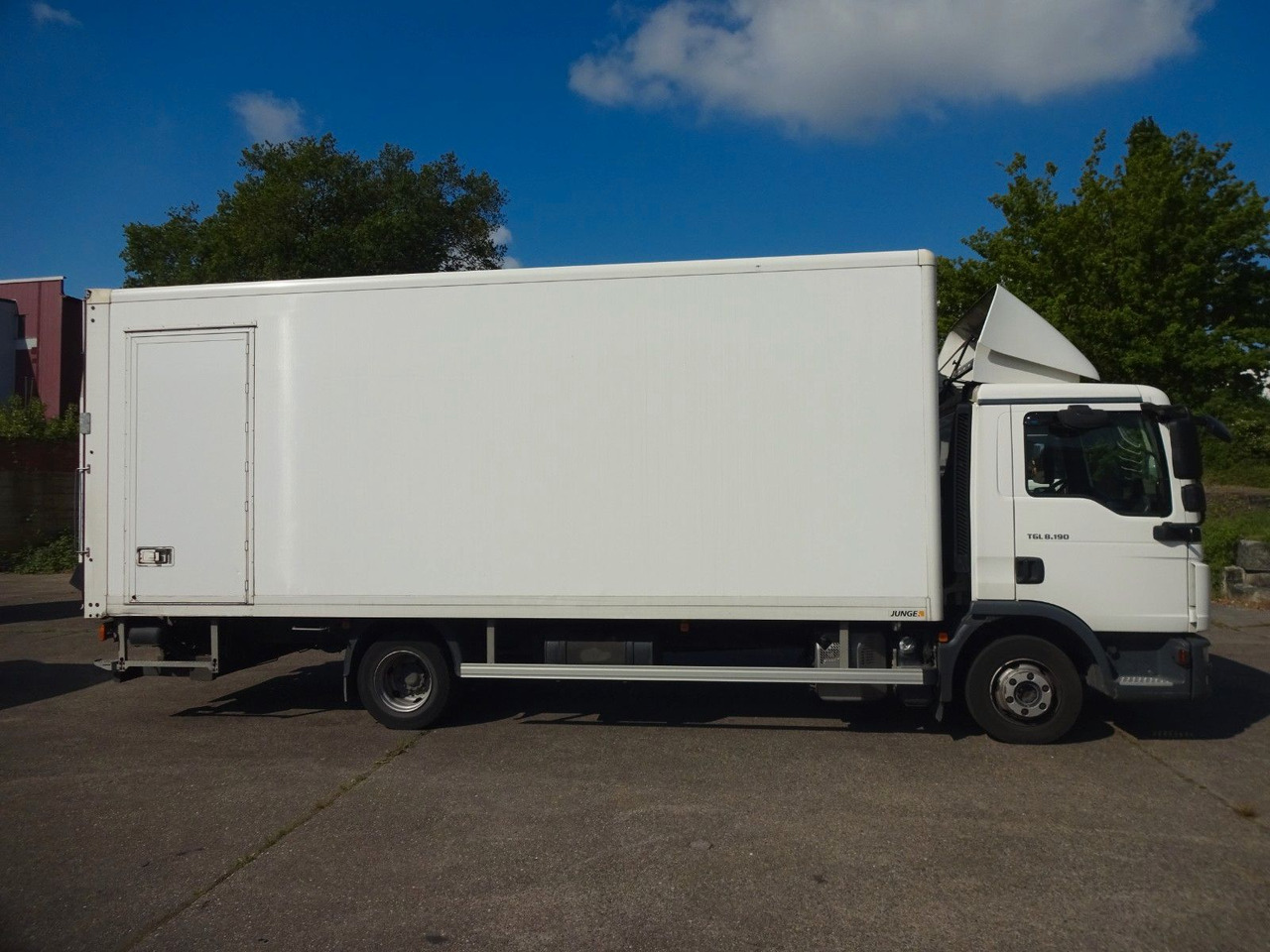 MAN TGL 8.190, LBW, Luft, Tempomat, Standheizung - Autoutilitară box: Foto 4 MAN TGL 8.190, LBW, Luft, Tempomat, Standheizung - Autoutilitară box: Foto 4