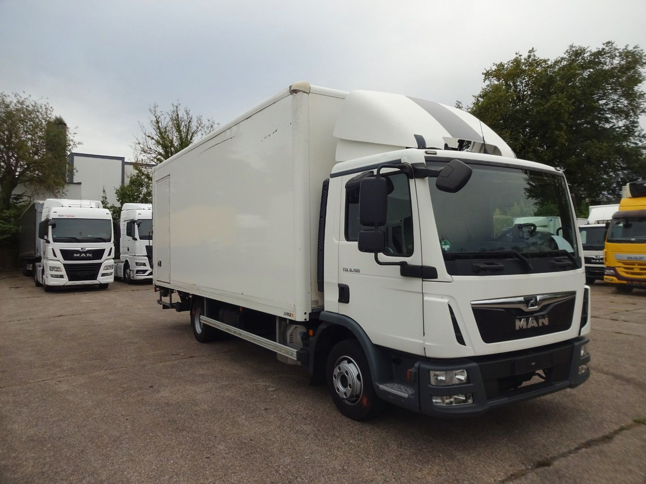 MAN TGL 8.190, LBW, Luft, Tempomat, Standheizung - Autoutilitară box: Foto 3 MAN TGL 8.190, LBW, Luft, Tempomat, Standheizung - Autoutilitară box: Foto 3