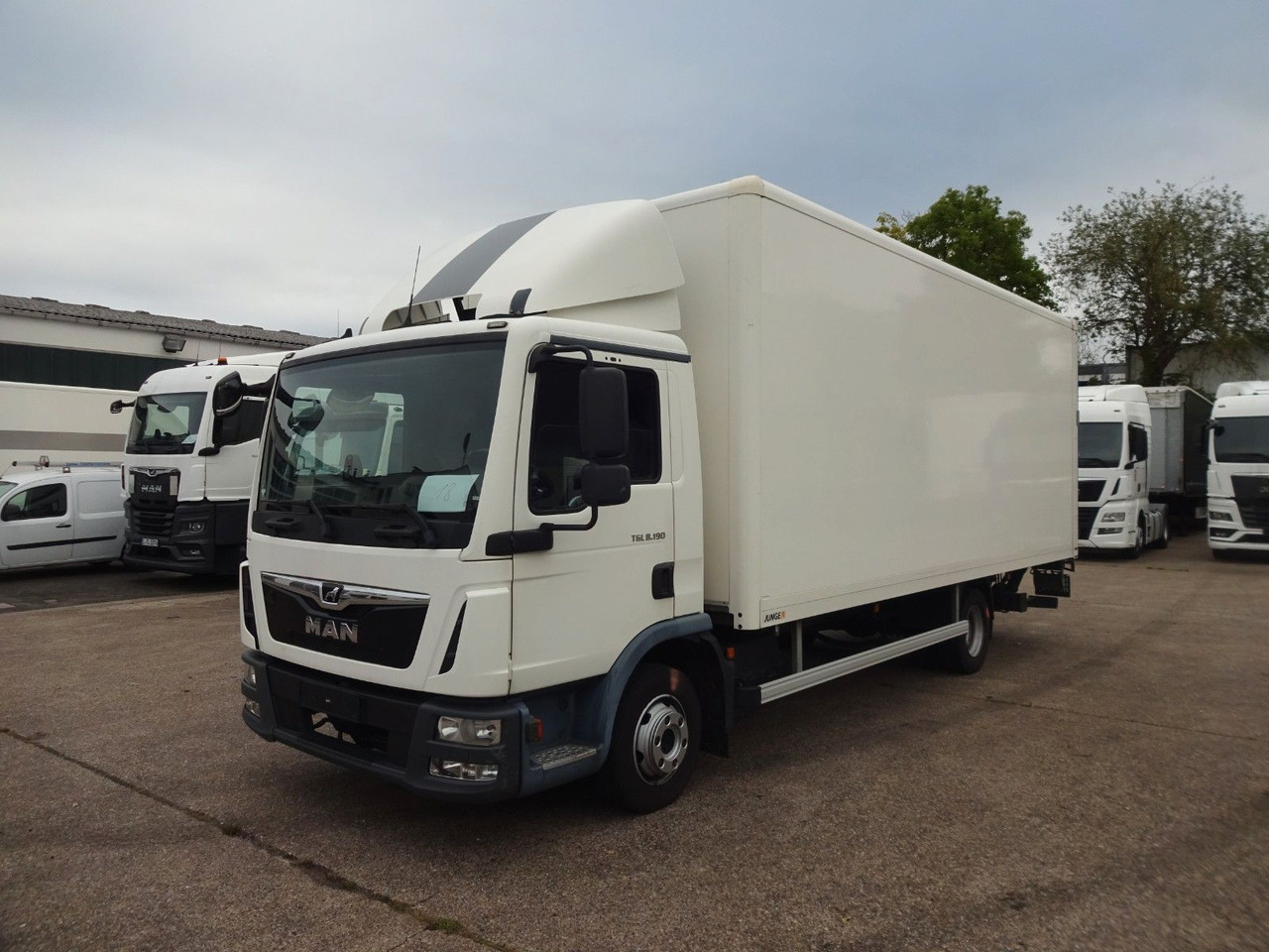 MAN TGL 8.190, LBW, Luft, Tempomat, Standheizung - Autoutilitară box: Foto 1 MAN TGL 8.190, LBW, Luft, Tempomat, Standheizung - Autoutilitară box: Foto 1