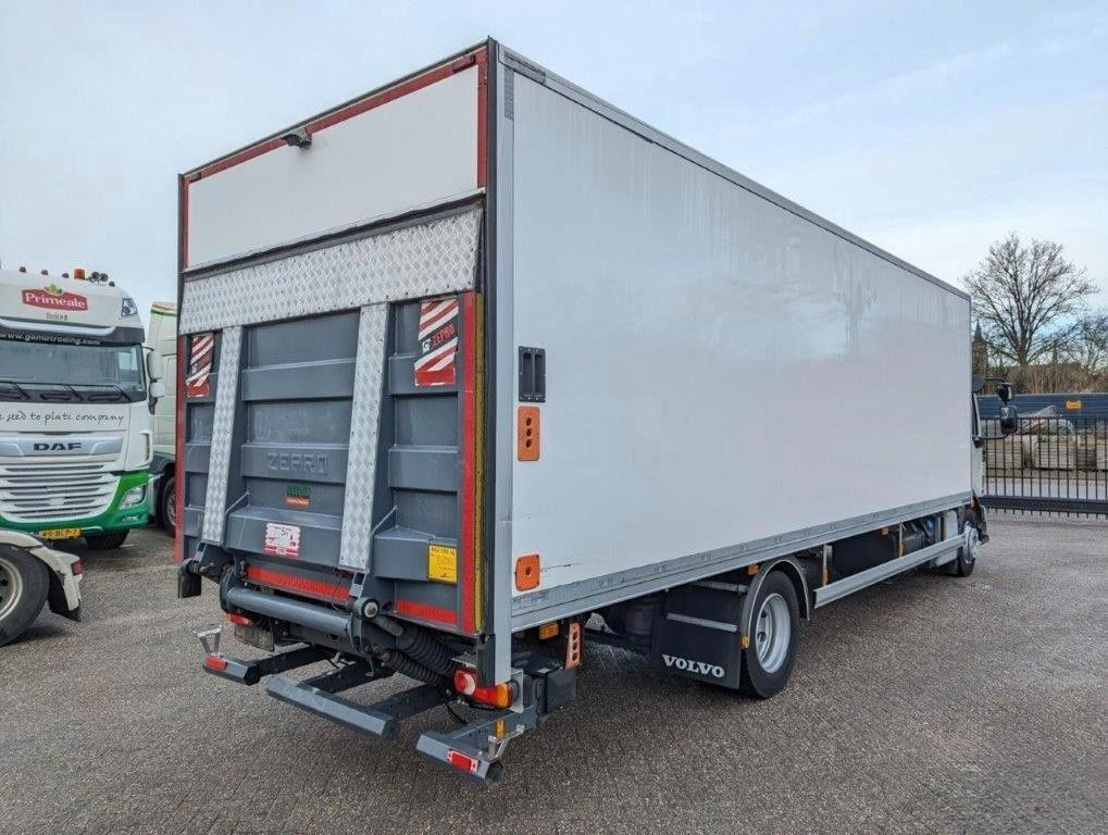 Volvo FL 210, 12tn., Isolirt, Autom, wie neu - Camion furgon: Foto 3 Volvo FL 210, 12tn., Isolirt, Autom, wie neu - Camion furgon: Foto 3