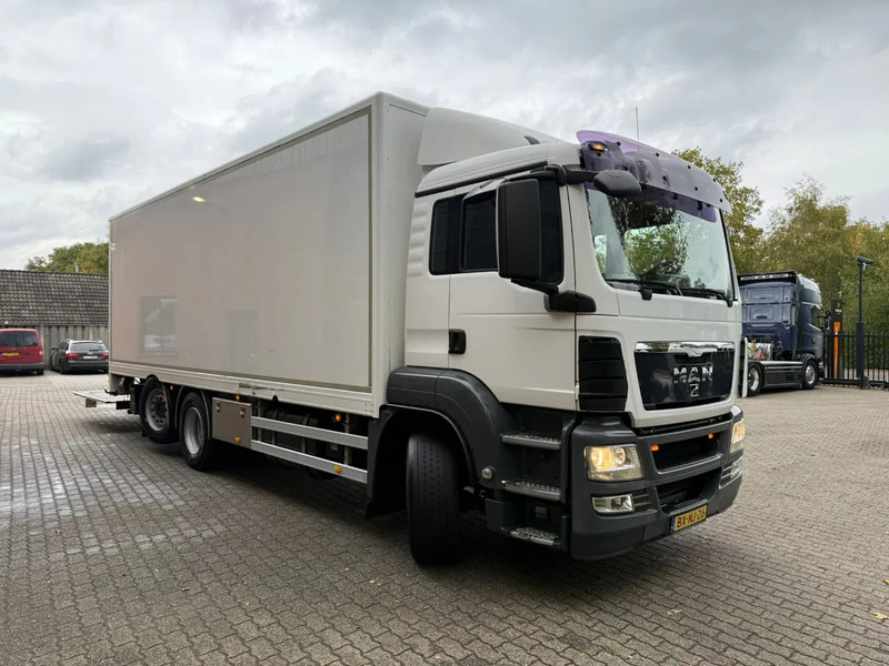 MAN TGS 26.320 Koffer Stuuras AHK 2500KG LBW 580.347KM! NL Truck - Camion furgon: Foto 2 MAN TGS 26.320 Koffer Stuuras AHK 2500KG LBW 580.347KM! NL Truck - Camion furgon: Foto 2