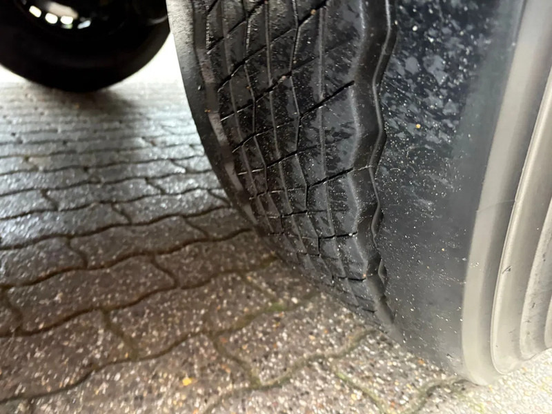 Semiremorcă cu podea culisantă kraker K-Force 92m3 160.470KM! 10MM Cargo Floor Agrar/GMP use Liftas APK 10/2026: Foto 18 Semiremorcă cu podea culisantă kraker K-Force 92m3 160.470KM! 10MM Cargo Floor Agrar/GMP use Liftas APK 10/2026: Foto 18