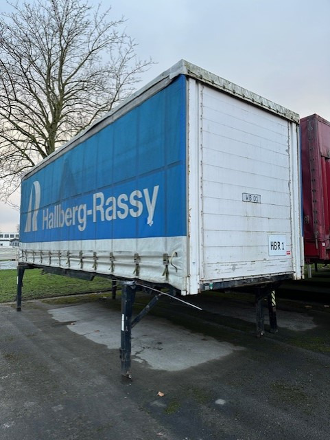 Kögel BDF-System 7.450 mm, Heck hohe Portaltüren - Caroserie cu prelata: Foto 5 Kögel BDF-System 7.450 mm, Heck hohe Portaltüren - Caroserie cu prelata: Foto 5