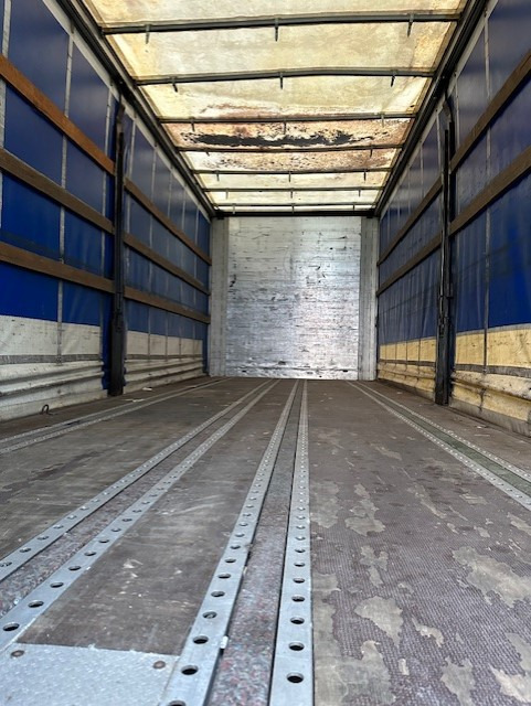 Kögel BDF-System 7.450 mm, Heck hohe Portaltüren - Caroserie cu prelata: Foto 2 Kögel BDF-System 7.450 mm, Heck hohe Portaltüren - Caroserie cu prelata: Foto 2