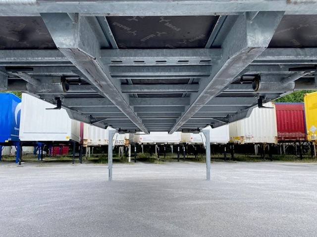 Kögel BDF-System, 7.450 mm lang, mit Heckklappe - Platformă cu obloane: Foto 4 Kögel BDF-System, 7.450 mm lang, mit Heckklappe - Platformă cu obloane: Foto 4