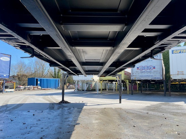 Krone BDF-System 7.450 mm - Platformă cu obloane: Foto 4 Krone BDF-System 7.450 mm - Platformă cu obloane: Foto 4