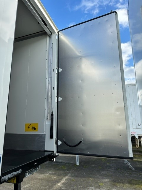 Krone BDF-System 7.450 mm, Portaltüren, FABRIKNEU - Caroserie furgon: Foto 3 Krone BDF-System 7.450 mm, Portaltüren, FABRIKNEU - Caroserie furgon: Foto 3