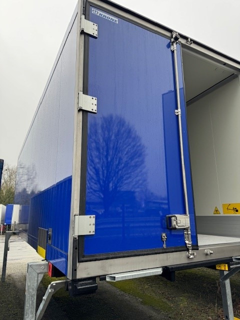 Krone BDF-System, 7.450 mm lang - Caroserie furgon: Foto 1 Krone BDF-System, 7.450 mm lang - Caroserie furgon: Foto 1