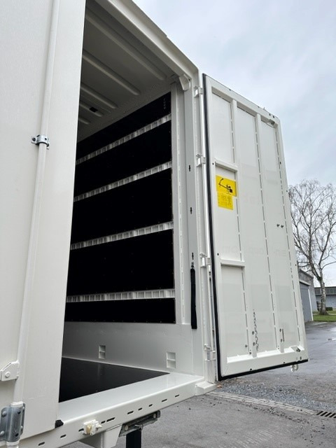 Krone Stahl-Glattwand Wechselkoffer, BDF-System, 7.450 mm lang - Caroserie furgon: Foto 4 Krone Stahl-Glattwand Wechselkoffer, BDF-System, 7.450 mm lang - Caroserie furgon: Foto 4