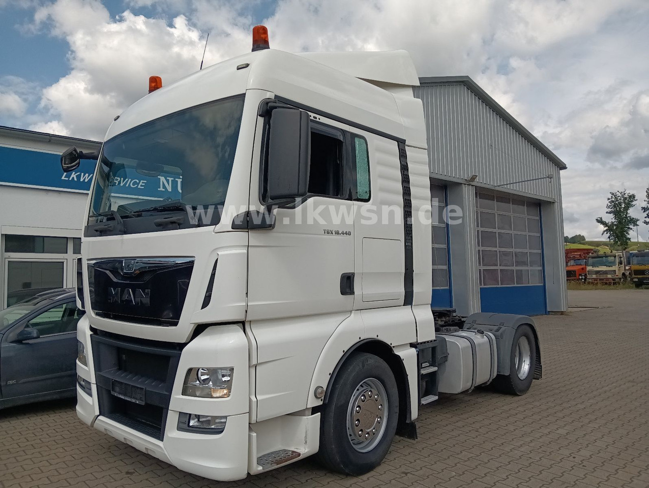 MAN TGX 18:440 FLT XLX 2xTank Klima Spoiler Kühlbox MAN TGX 18:440 FLT XLX 2xTank Klima Spoiler Kühlbox - Cap tractor: Foto 4 MAN TGX 18:440 FLT XLX 2xTank Klima Spoiler Kühlbox MAN TGX 18:440 FLT XLX 2xTank Klima Spoiler Kühlbox - Cap tractor: Foto 4