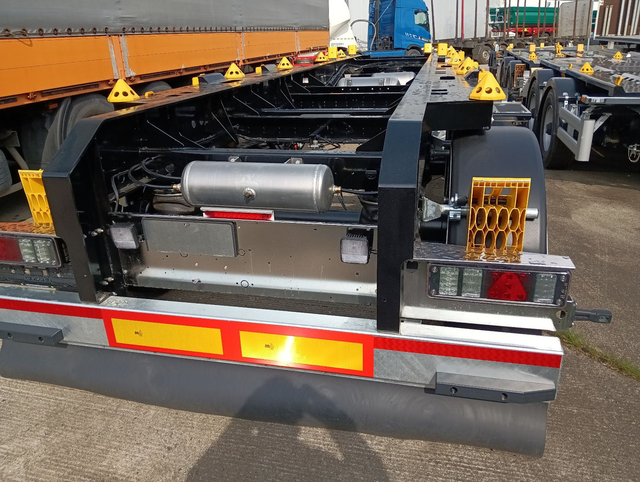 Hüffermann 3-A VARIO-CARRIER SAF NEU VERZINKT LiftAlufelgen - Remorcă abroll/ Skiploader: Foto 5 Hüffermann 3-A VARIO-CARRIER SAF NEU VERZINKT LiftAlufelgen - Remorcă abroll/ Skiploader: Foto 5