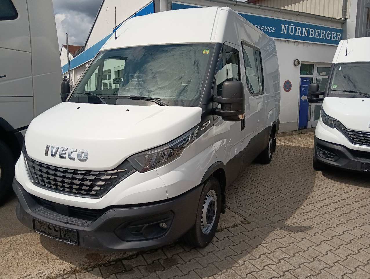 Iveco Daily Kasten HKa 35S21 V WB3520 AHK, Standheizun - Dubă: Foto 2 Iveco Daily Kasten HKa 35S21 V WB3520 AHK, Standheizun - Dubă: Foto 2