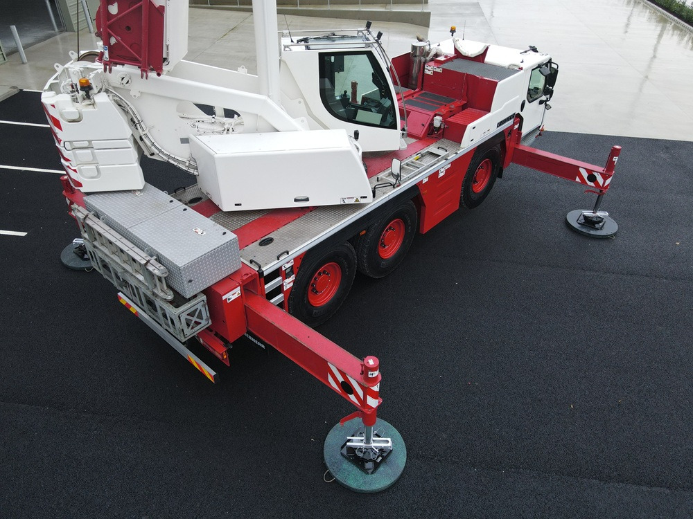 LIEBHERR LTM1060-3.1 - Excellent Condition and Full Remote - Macara tot teren: Foto 4 LIEBHERR LTM1060-3.1 - Excellent Condition and Full Remote - Macara tot teren: Foto 4