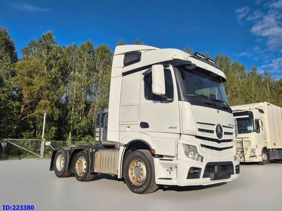 MERCEDES-BENZ Actros 2551 6x2 -Steering axle - Euro6 - Cap tractor: Foto 4 MERCEDES-BENZ Actros 2551 6x2 -Steering axle - Euro6 - Cap tractor: Foto 4